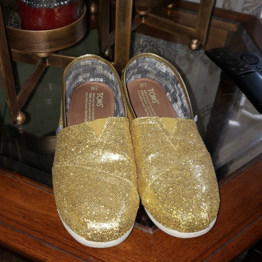Toms